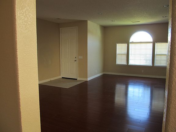3rd image of 5744 Marseilles Dr