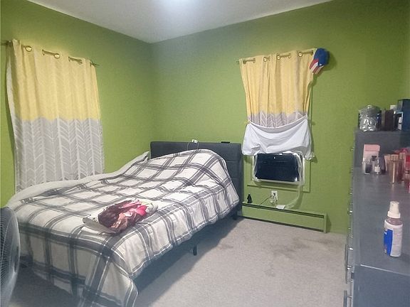 5th image of 212 Stafford Ave
