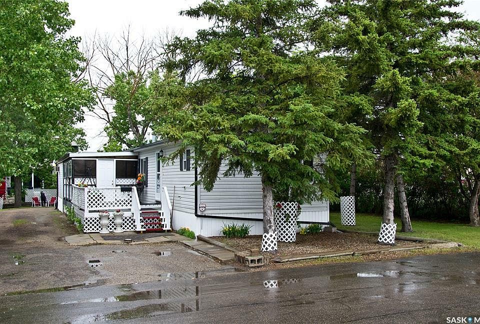 1st image of 1400 12th Ave E #E33