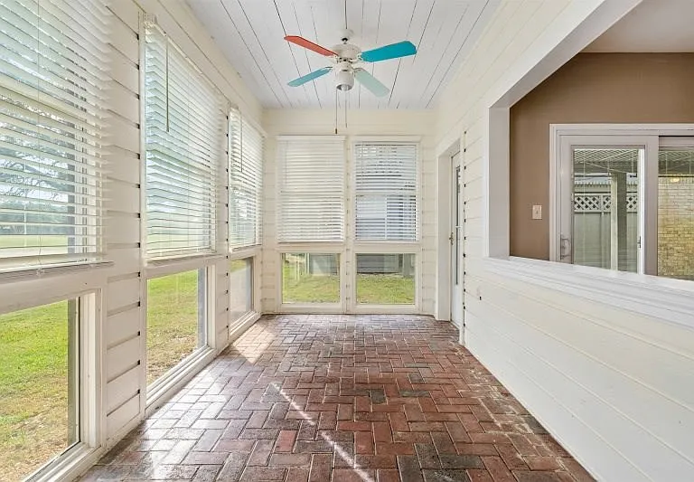 210 Oak St #1101 — Photo 15