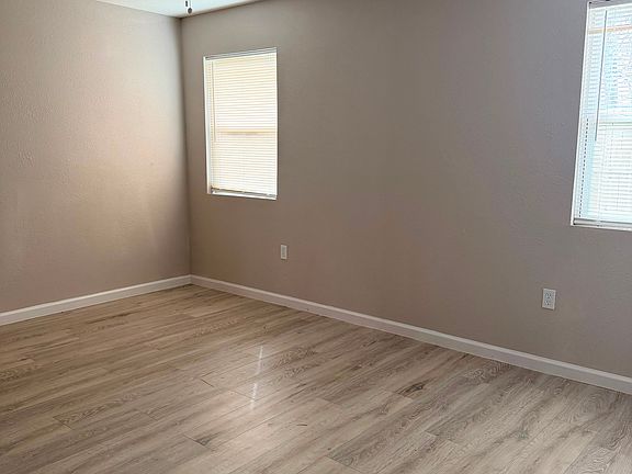 5th image of 3603 Pheasant St