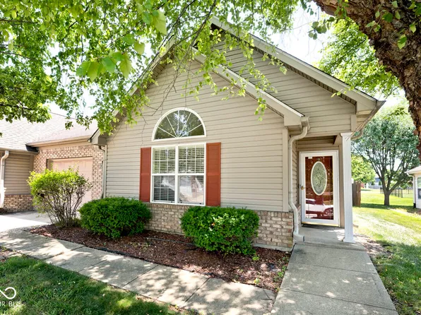 1311 Flintlock Dr, Greenwood, IN 46143