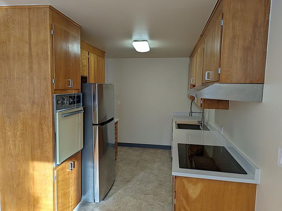 3rd image of 2217 W Armour St #2217