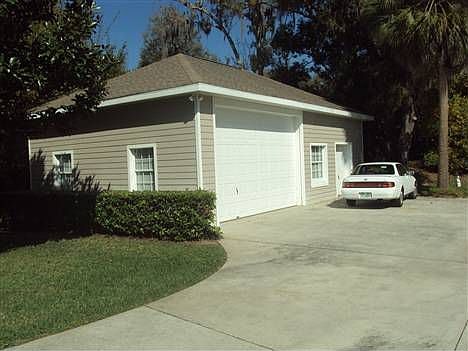 3rd image of 2049 NE Voss Oaks Cir