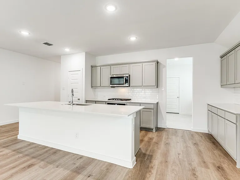 4923 Bellhurst Dr — Photo 8