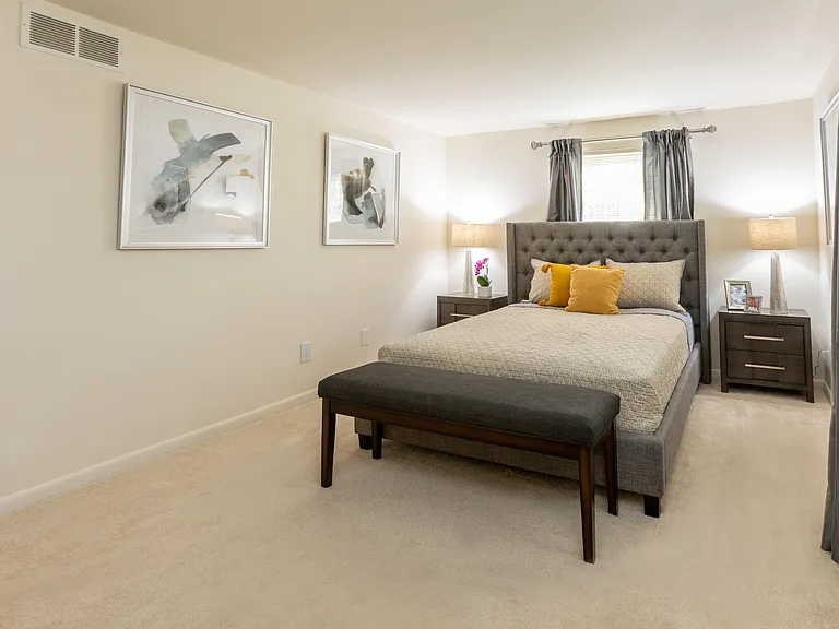 Spring Hill Apartments & Townhomes — Photo 15