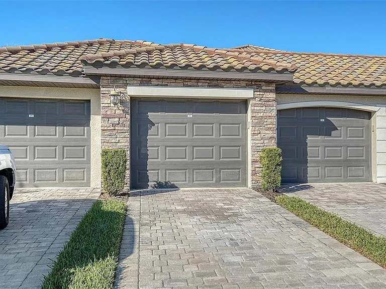 5537 Palmer Cir #201 — Photo 3