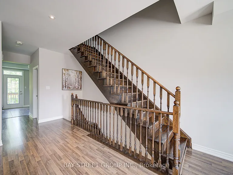 48 Roy Grove Way — Photo 7