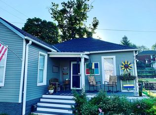 410 N 4th St, Atchison, KS 66002