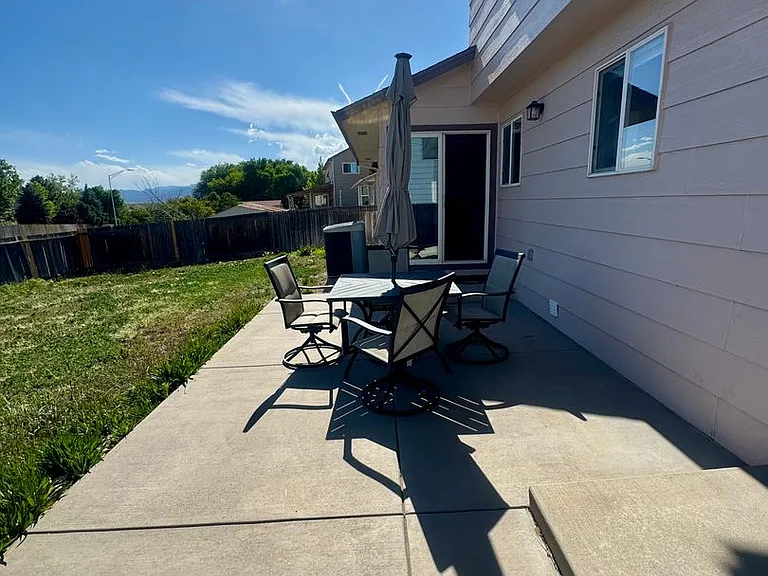 1125 Lindstrom Dr — Photo 27