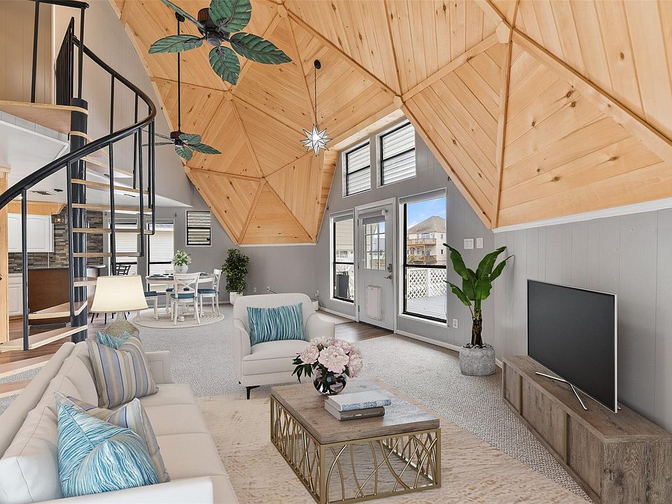 1st image of 12901 E Barcelona