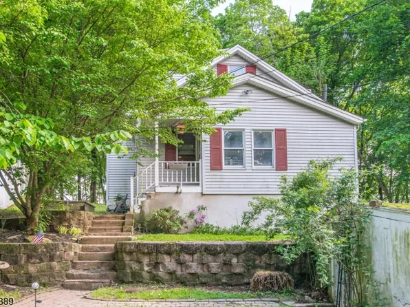 4 Howard St, Newton Town, NJ 07860
