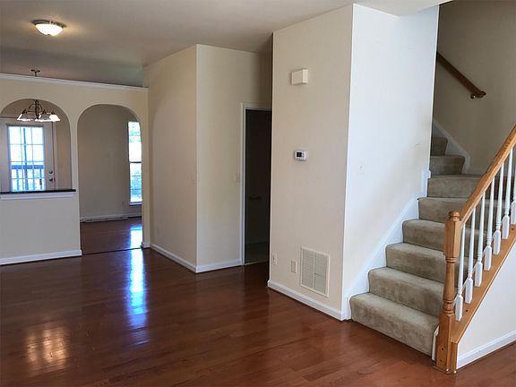 2nd image of 4960 Marshlake Ln