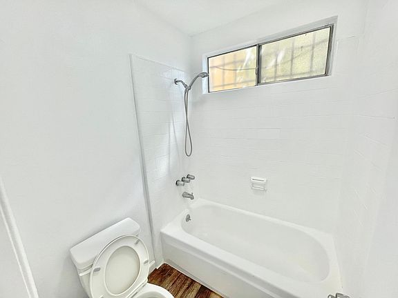 5th image of 2712 Abbot Kinney Blvd APT 5