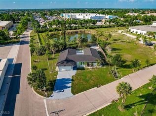 1661 Crooked Arrow Ct, Cape Coral, FL 33990