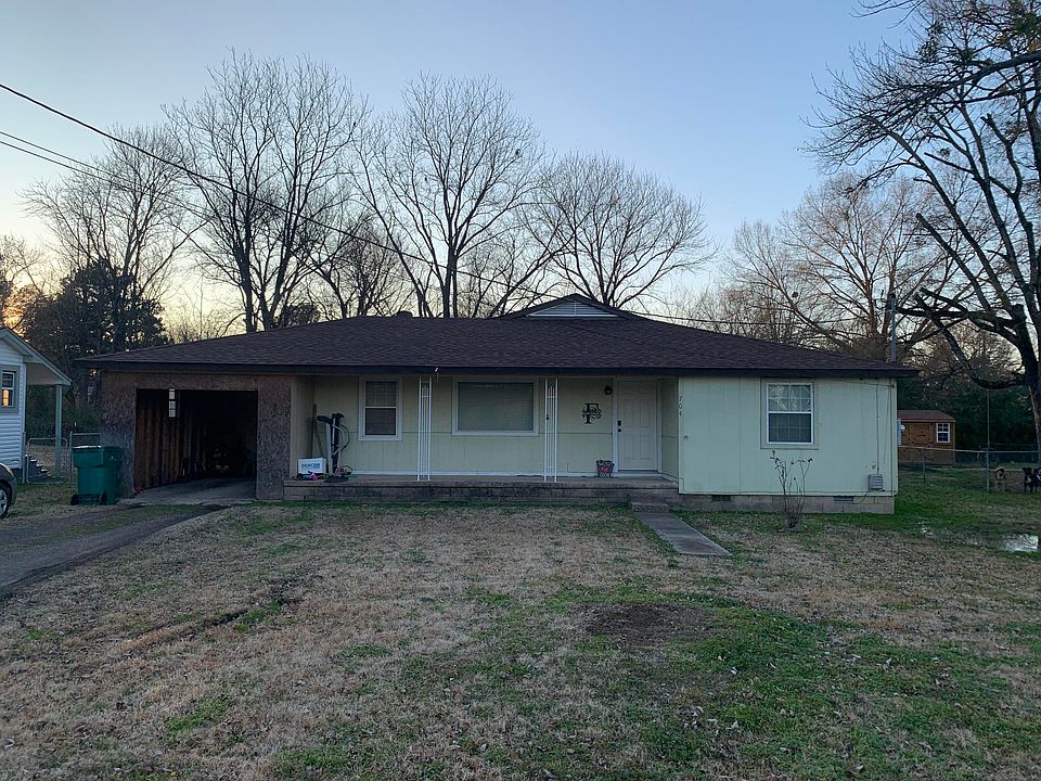 1st image of 704 S Jackson Ave