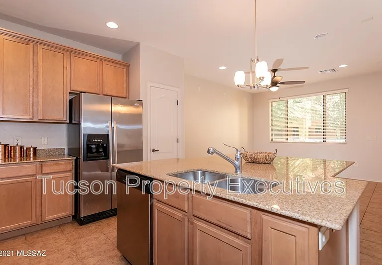 2442 E Emerald Moon Dr #1 — Photo 3