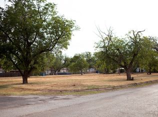 E 4th Street South C Ave #C, Knox City, TX 79529