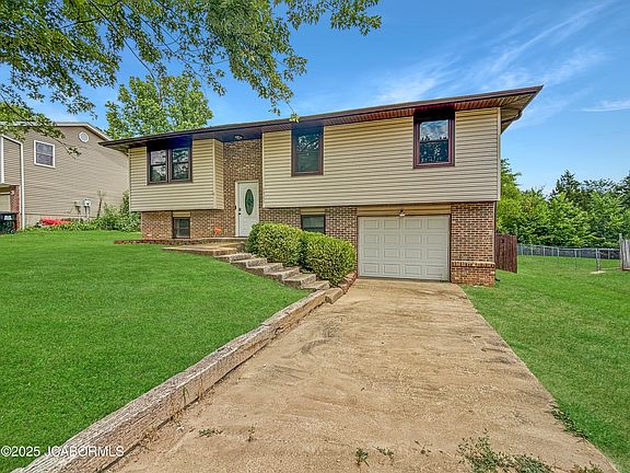 2nd image of 1305 Mernie Dr