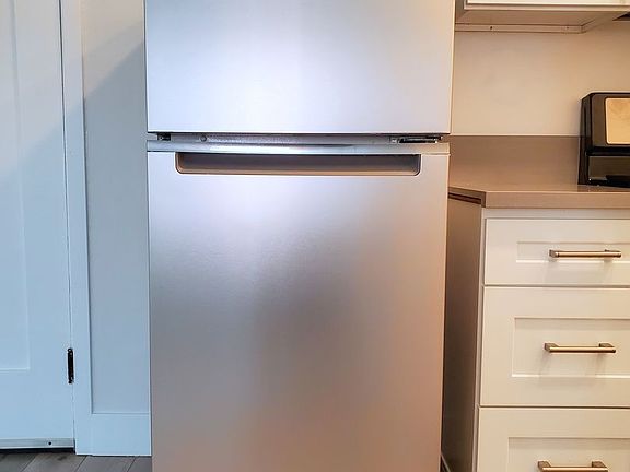 5th image of 220 E Valencia Ave APT 11