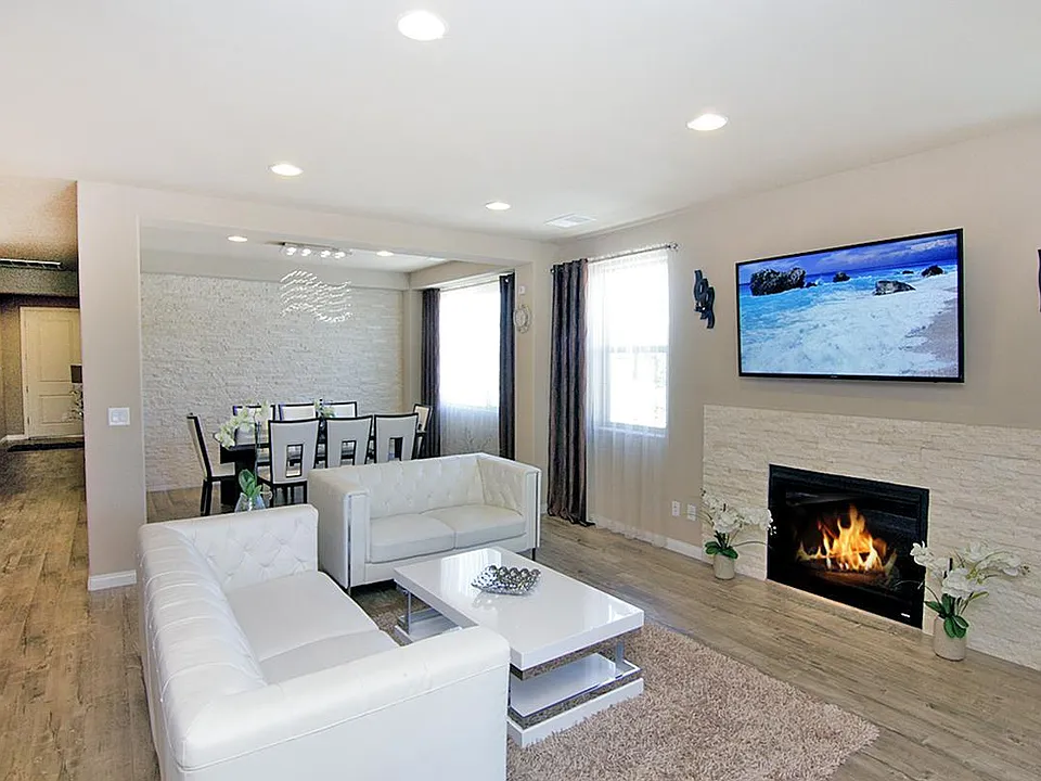 515 Papaya Dr