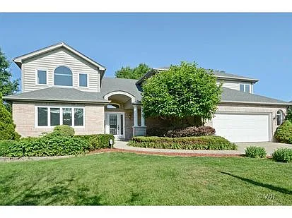 2311 Gleneagles Dr photo 1