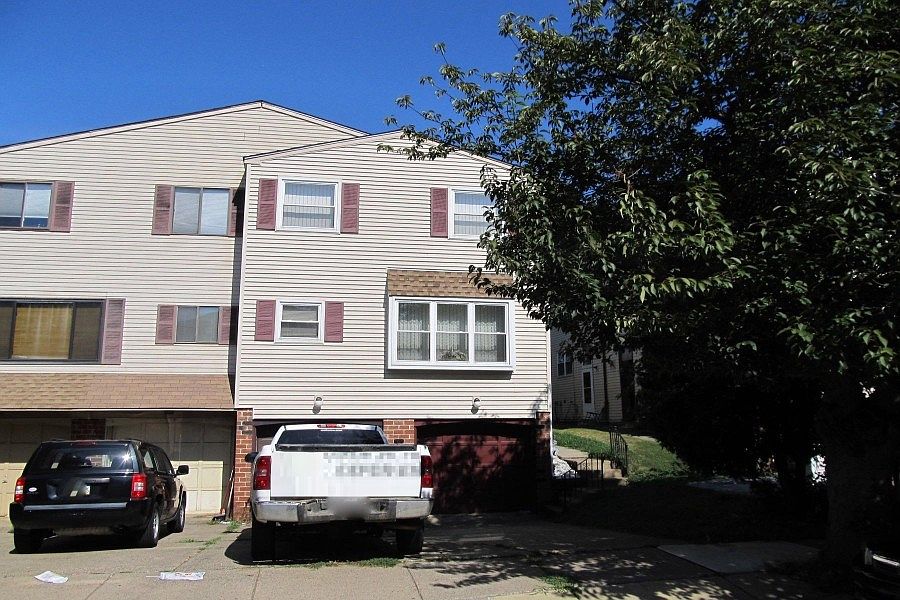 1st image of 1519 Stoney Ln #B
