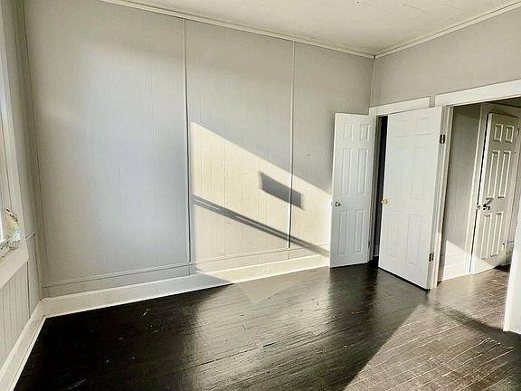 5th image of 3102 E Fairmount Ave