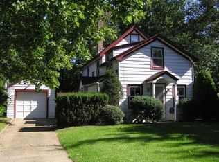 6 Robinson Rd, Southampton, NY 11968