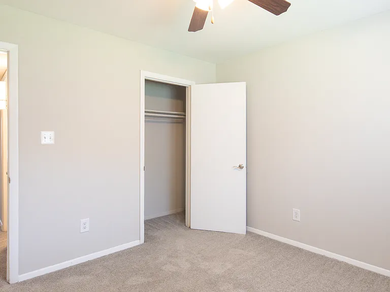 Colonial Pines — Photo 14