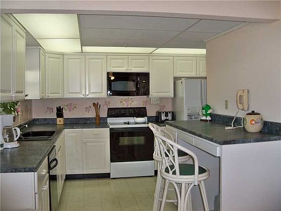 3rd image of 601 Wright Ave