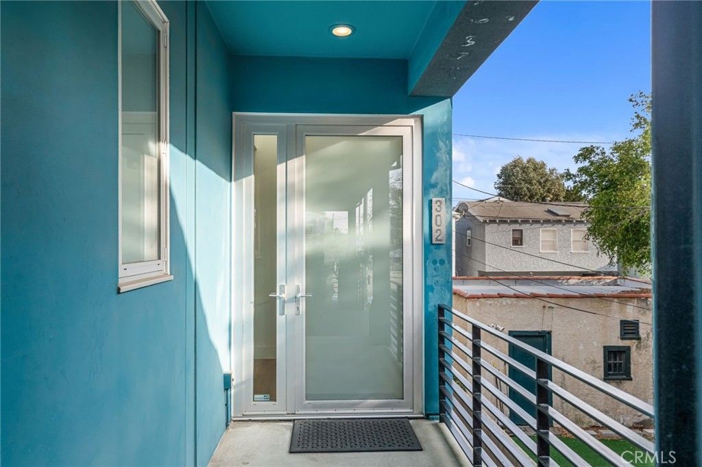 302 S Venice Blvd, Venice, CA - View 2