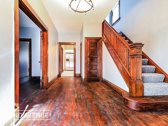 4th image of 449 Westminster Ave