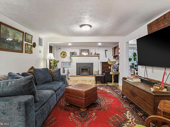 3rd image of 3699 Waites Run Rd