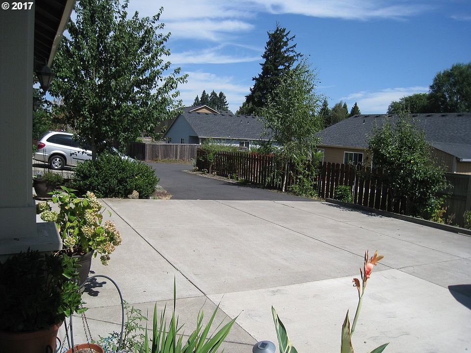 2nd image of 4308 NE 51st Ave