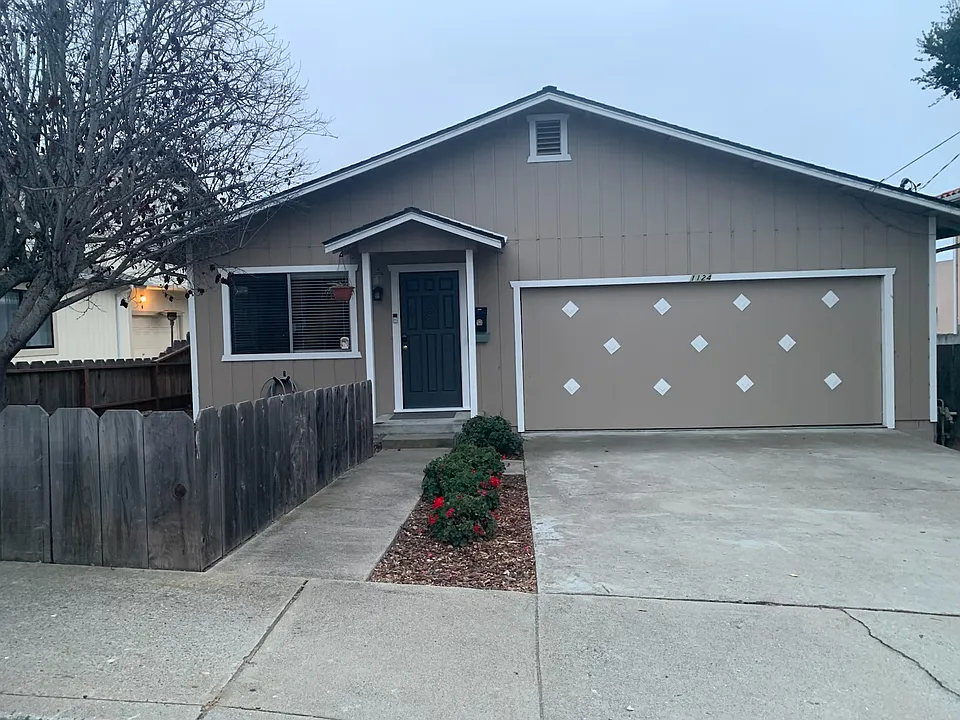 1124 Hamilton Ave