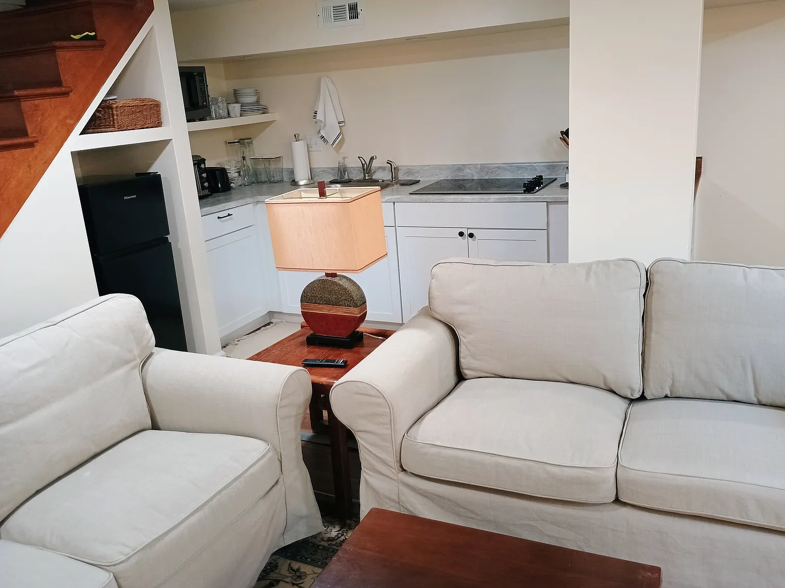1 bed, 1200 sqft, $1,600 — Photo 1