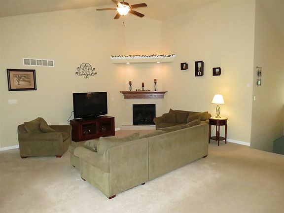4th image of 54700 Chalmers Dr