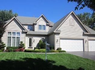 535 Grant St, Roselle, IL 60172
