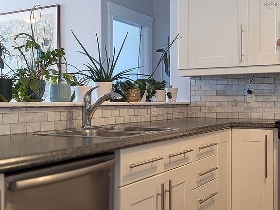 4th image of 24 Harbourside Dr Unit 204