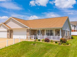 51989 White Pine Dr, Saint Clairsville, OH 43950