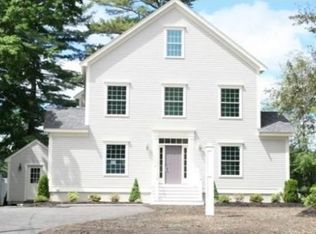 316 Old Pillings Pond Rd, Lynnfield, MA 01940