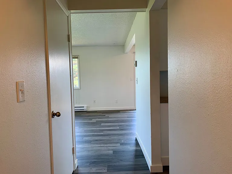 ES2275 -Eagle Rock Apartments — Photo 14