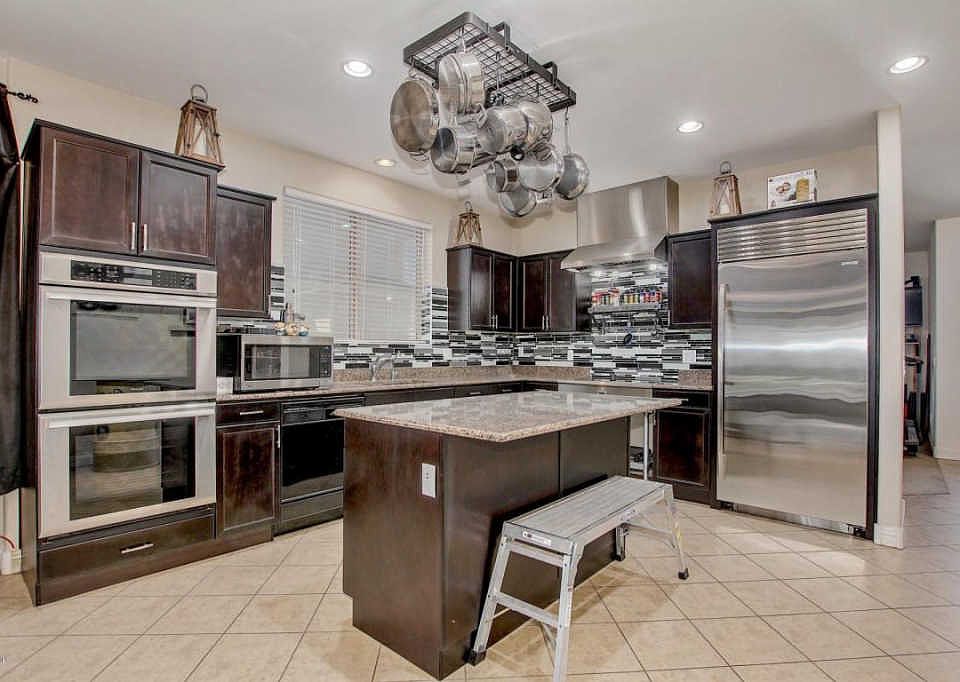 1st image of 1025 W Jersey Way