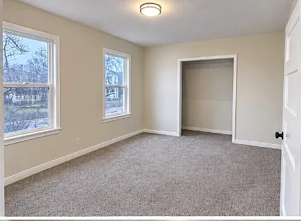 1106 W Spofford Ave — Photo 3