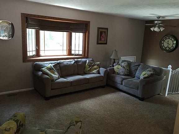 3rd image of 7919 Heather Ave