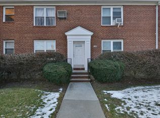 172-06 Crocheron Ave, Flushing, NY 11358