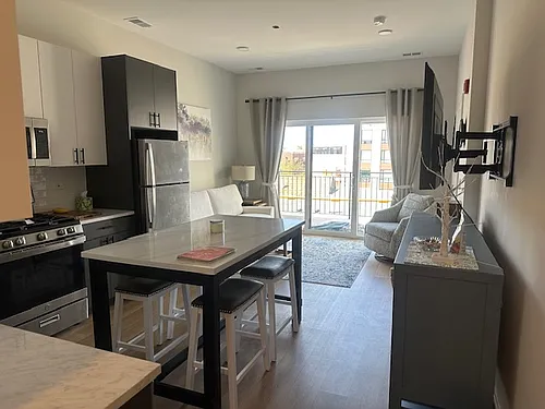 3204 N Clifton Ave #401 Photo 1