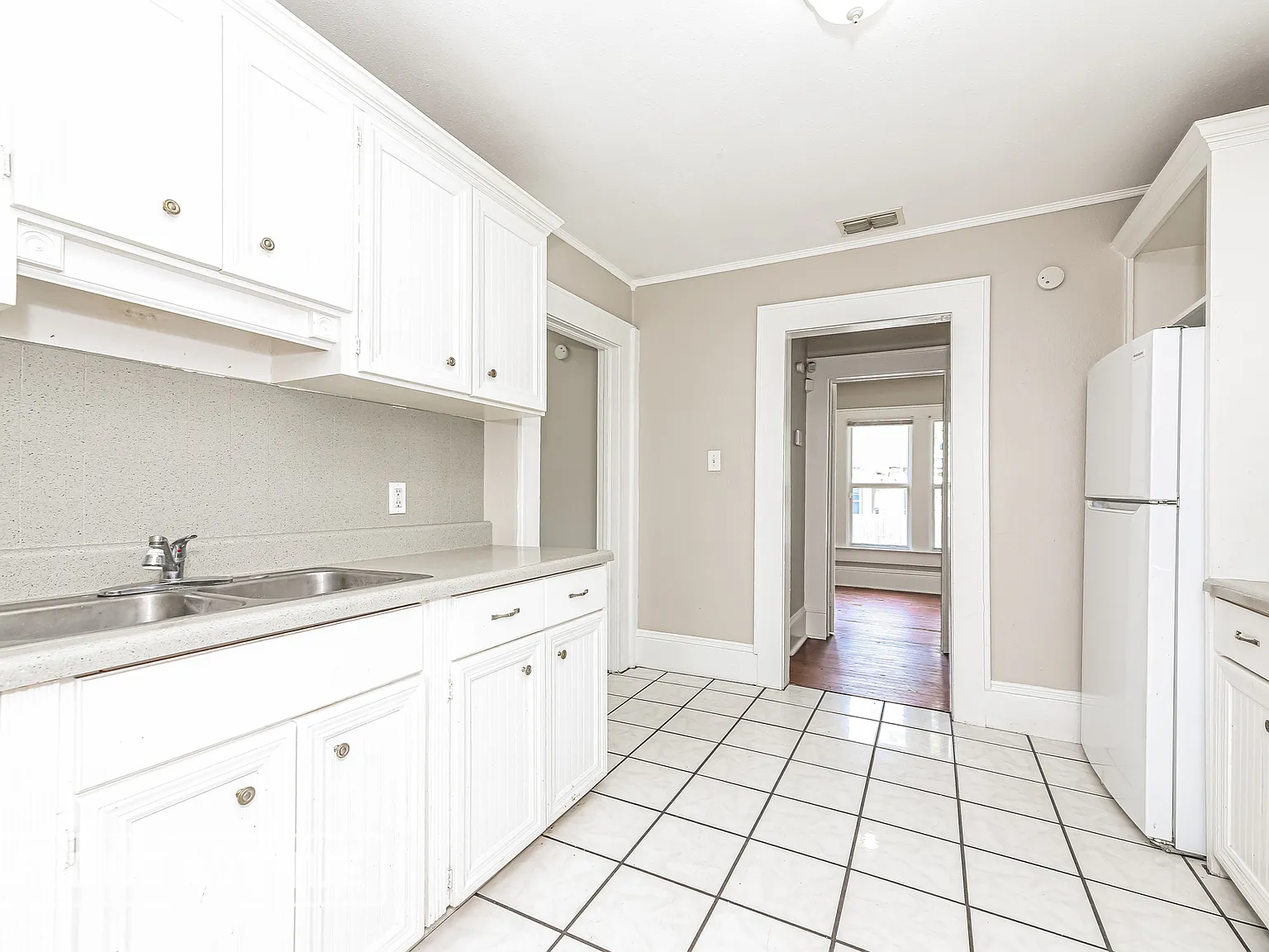 3 bed, 2.0 bath, 1188 sqft, $919 — Photo 4