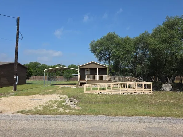 562 Private Road 1510, Bandera, TX 78003